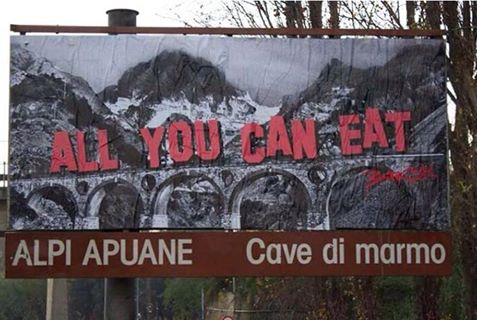 Carrara: capitale del marmo o marmo del capitale?